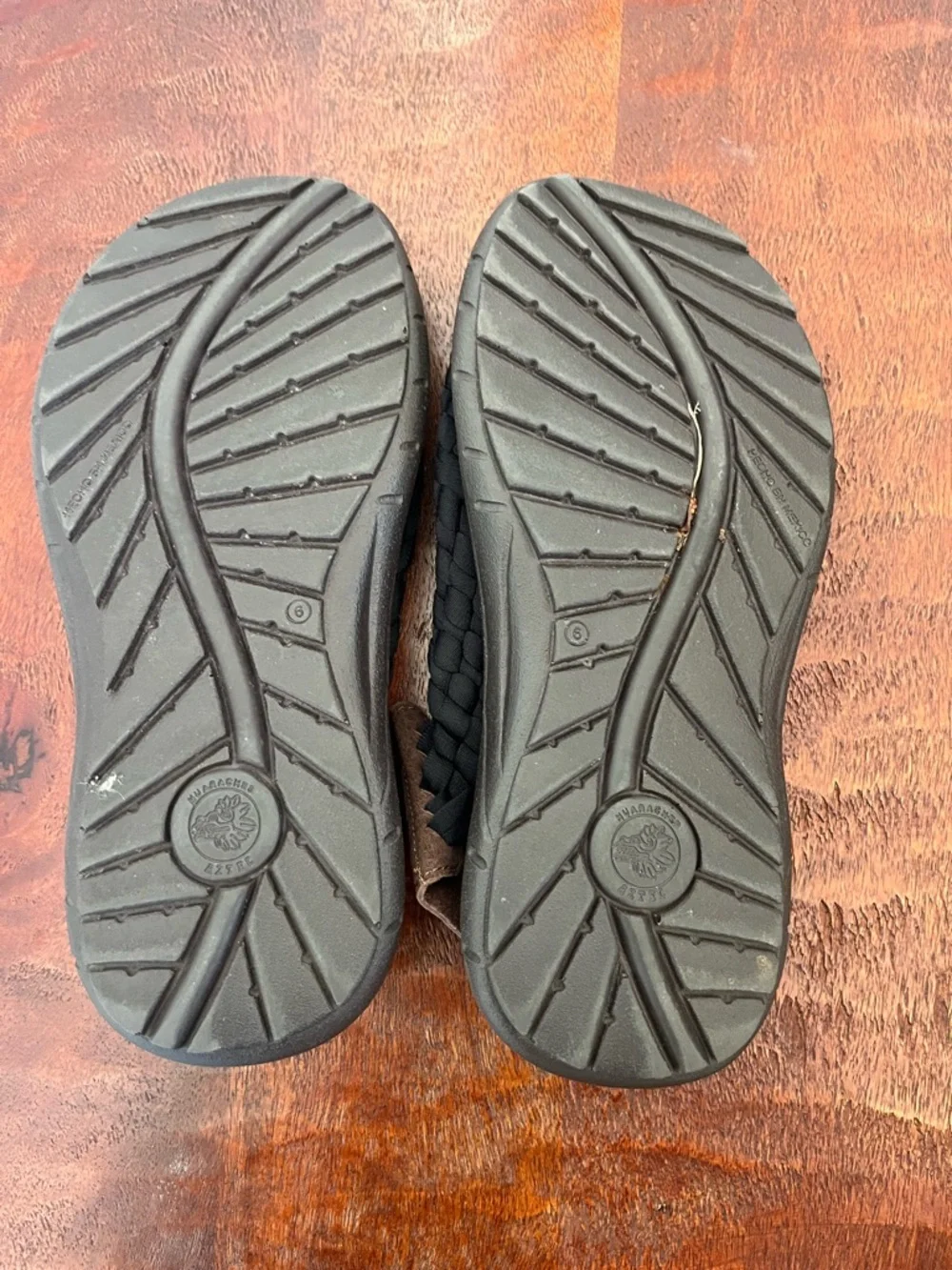 Unisex Hand Made In Mexico aztec Black Brown woven closed toe sandals Sz 6